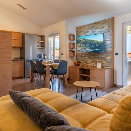 Penthouse Gea Apartment Premantura Exterior foto