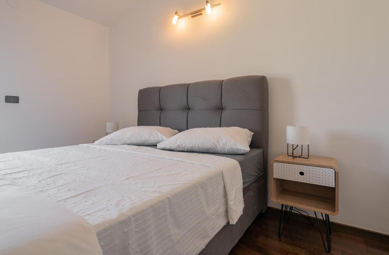 Penthouse Gea Apartment Premantura Exterior foto