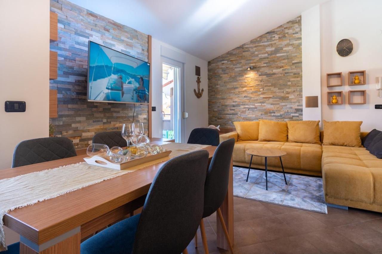 Penthouse Gea Apartment Premantura Exterior foto